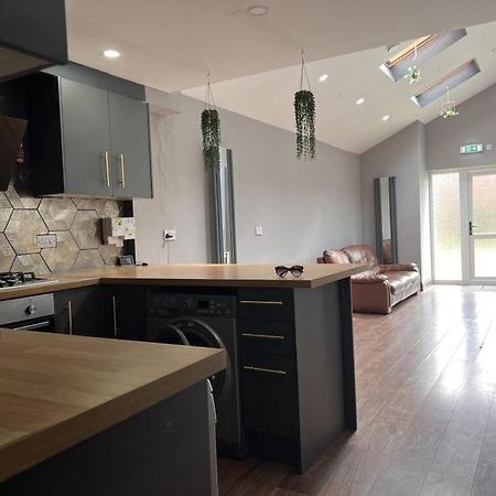 Appartamento 6D Hosting Coventry Esterno foto